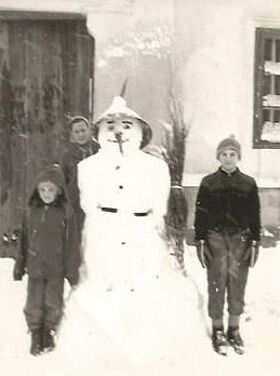 1963: Schneemann in Ebersdorf 