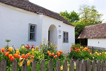 Frühlingshaftes Museumsdorf; (c) Roman Jandl