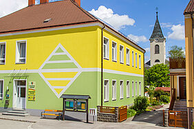 Heimatmuseum, VS und Kirche Niederleis