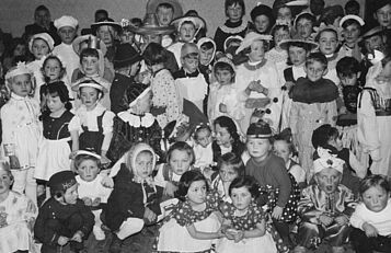 Kindermaskenball 1960 in Niederabsdorf